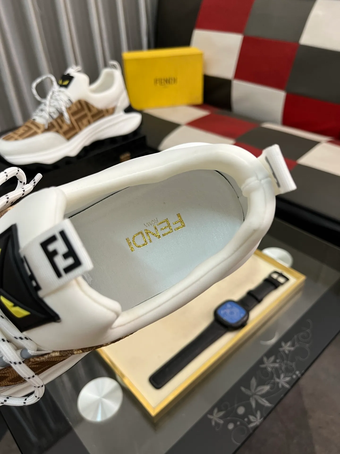 Men's Men's Shoes💰458⌚️⌚️[FENDI] Fendi's classic and comfortable men's, this complex sneaker is made of soft calfskin➕genuine leather lining➕original ultra-light rubber material with rough outsole. This unique light style is suitable for the casual and refined sensibility of this season. It is comfortable and natural on the feet. It is an everyday style for casual travel in autumn and winter! 38−443️⃣colors available
